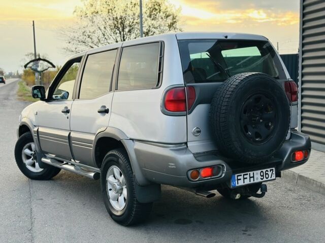 Серый Ниссан Террано, объемом двигателя 2.7 л и пробегом 300 тыс. км за 3450 $, фото 5 на Automoto.ua