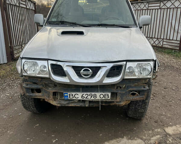 Серый Ниссан Террано, объемом двигателя 2.66 л и пробегом 365 тыс. км за 3250 $, фото 2 на Automoto.ua