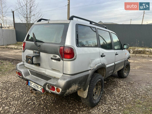 Серый Ниссан Террано, объемом двигателя 2.66 л и пробегом 365 тыс. км за 3250 $, фото 1 на Automoto.ua