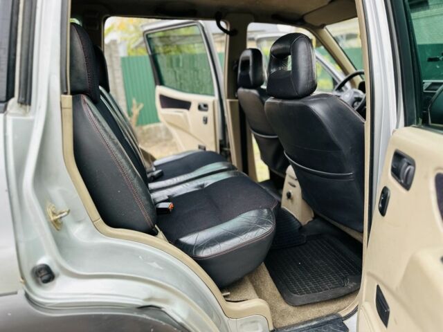 Серый Ниссан Террано, объемом двигателя 2.7 л и пробегом 300 тыс. км за 3450 $, фото 7 на Automoto.ua