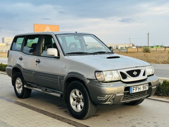 Серый Ниссан Террано, объемом двигателя 2.7 л и пробегом 300 тыс. км за 3450 $, фото 6 на Automoto.ua