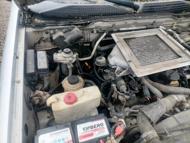 Сірий Ніссан Террано, об'ємом двигуна 2.7 л та пробігом 280 тис. км за 3750 $, фото 4 на Automoto.ua