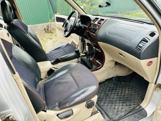 Серый Ниссан Террано, объемом двигателя 2.7 л и пробегом 300 тыс. км за 3450 $, фото 9 на Automoto.ua