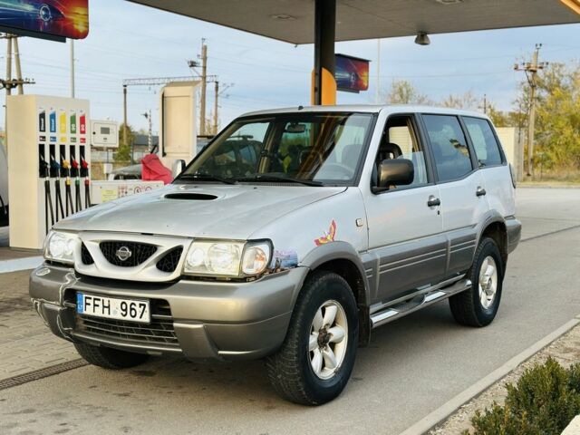 Серый Ниссан Террано, объемом двигателя 2.7 л и пробегом 300 тыс. км за 3450 $, фото 3 на Automoto.ua