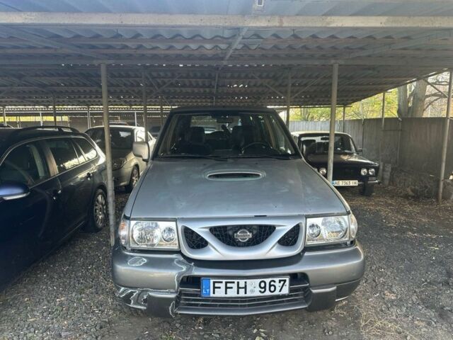 Сірий Ніссан Террано, об'ємом двигуна 2.7 л та пробігом 300 тис. км за 2624 $, фото 2 на Automoto.ua
