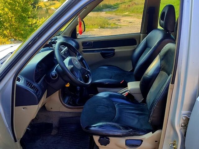 Серый Ниссан Террано, объемом двигателя 3 л и пробегом 243 тыс. км за 5500 $, фото 9 на Automoto.ua