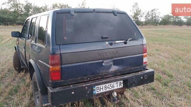 Синий Ниссан Террано, объемом двигателя 2.37 л и пробегом 360 тыс. км за 4500 $, фото 5 на Automoto.ua