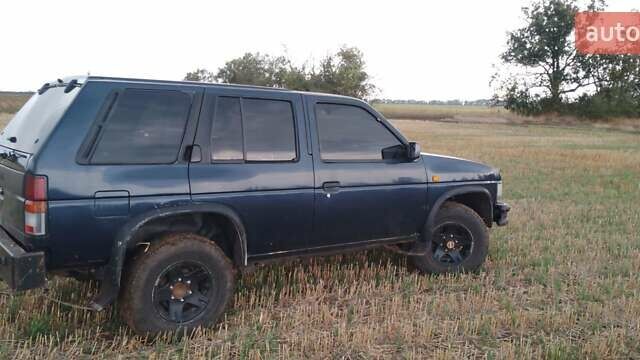 Синий Ниссан Террано, объемом двигателя 2.37 л и пробегом 360 тыс. км за 4500 $, фото 7 на Automoto.ua