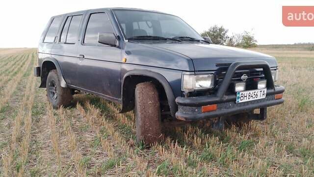 Синий Ниссан Террано, объемом двигателя 2.37 л и пробегом 360 тыс. км за 4500 $, фото 2 на Automoto.ua