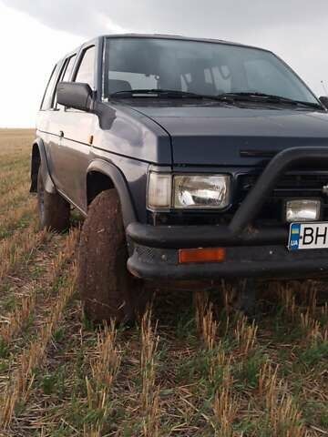 Синий Ниссан Террано, объемом двигателя 2.37 л и пробегом 360 тыс. км за 4500 $, фото 3 на Automoto.ua