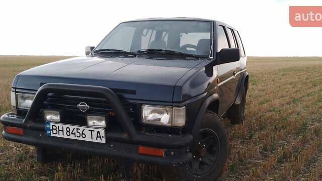 Синий Ниссан Террано, объемом двигателя 2.37 л и пробегом 360 тыс. км за 4500 $, фото 4 на Automoto.ua