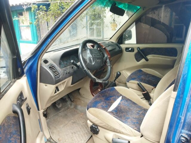 Синій Ніссан Террано, об'ємом двигуна 2.4 л та пробігом 250 тис. км за 834 $, фото 6 на Automoto.ua