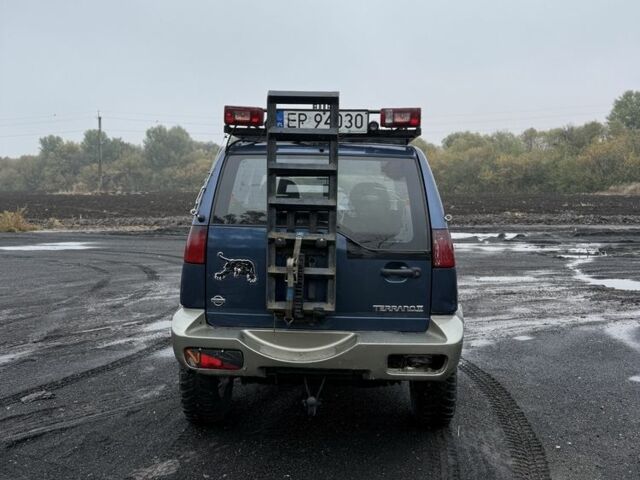 Синий Ниссан Террано, объемом двигателя 2.7 л и пробегом 200 тыс. км за 2350 $, фото 6 на Automoto.ua