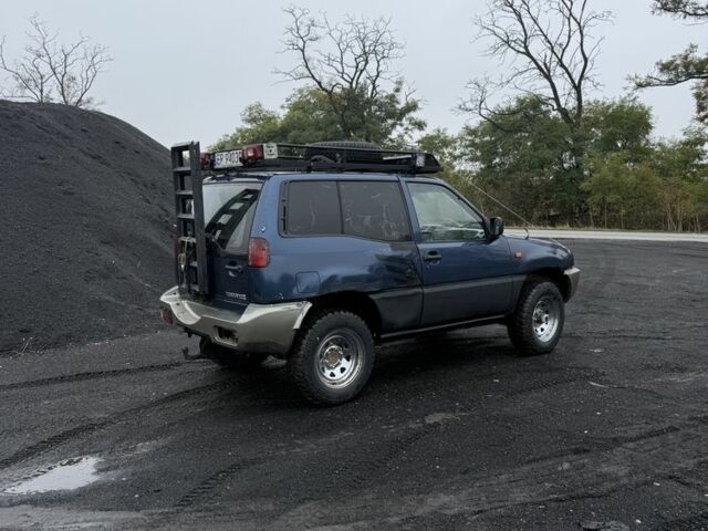 Синий Ниссан Террано, объемом двигателя 2.7 л и пробегом 200 тыс. км за 2350 $, фото 5 на Automoto.ua