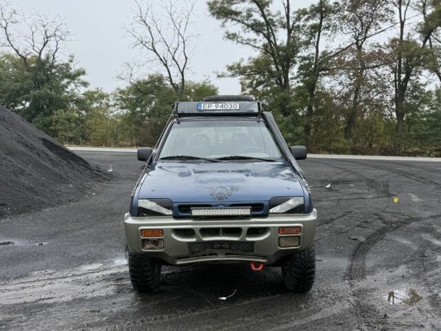 Синий Ниссан Террано, объемом двигателя 2.7 л и пробегом 200 тыс. км за 2350 $, фото 2 на Automoto.ua