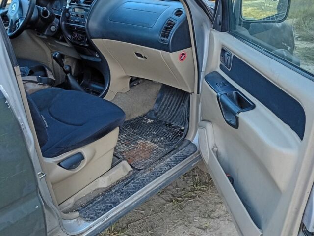 Зелений Ніссан Террано, об'ємом двигуна 0 л та пробігом 280 тис. км за 2000 $, фото 1 на Automoto.ua