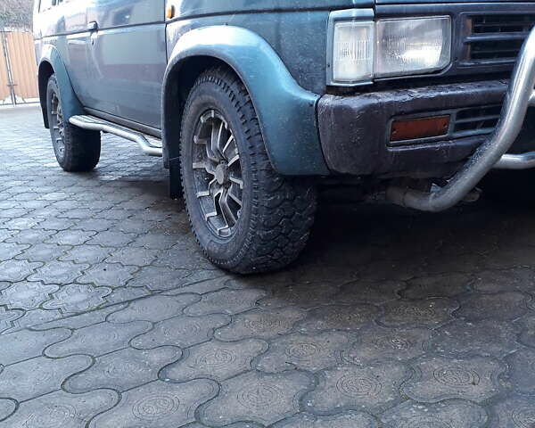 Зеленый Ниссан Террано, объемом двигателя 3 л и пробегом 260 тыс. км за 4600 $, фото 4 на Automoto.ua