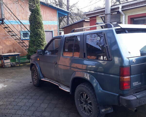 Зеленый Ниссан Террано, объемом двигателя 3 л и пробегом 260 тыс. км за 4600 $, фото 14 на Automoto.ua