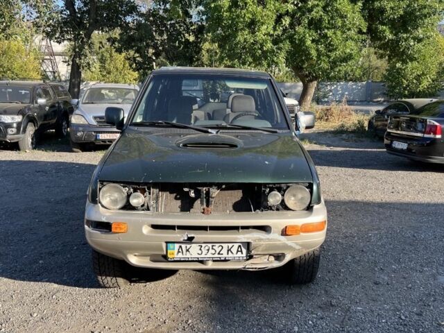 Зеленый Ниссан Террано, объемом двигателя 2.7 л и пробегом 300 тыс. км за 3100 $, фото 1 на Automoto.ua