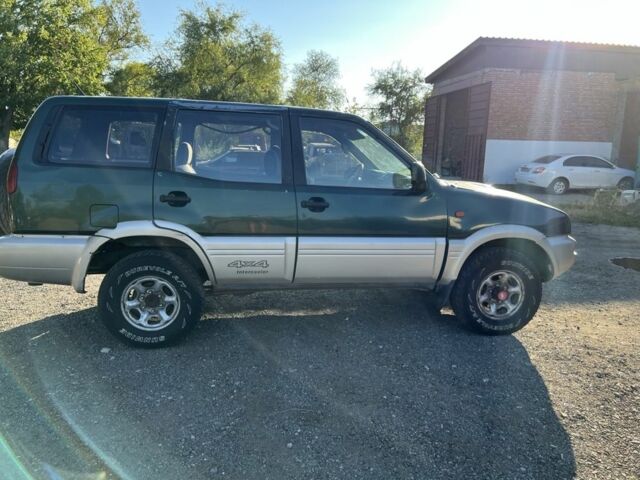 Зеленый Ниссан Террано, объемом двигателя 2.7 л и пробегом 300 тыс. км за 3100 $, фото 7 на Automoto.ua