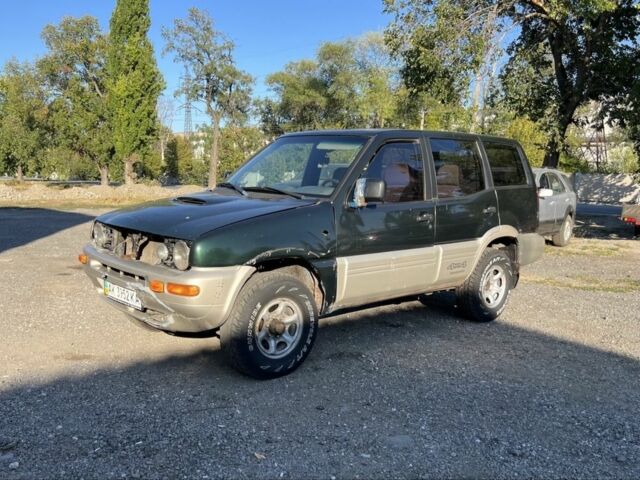 Зеленый Ниссан Террано, объемом двигателя 2.7 л и пробегом 300 тыс. км за 3100 $, фото 2 на Automoto.ua