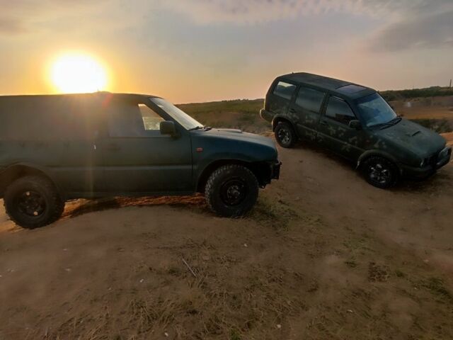 Зелений Ніссан Террано, об'ємом двигуна 2.7 л та пробігом 325 тис. км за 3000 $, фото 16 на Automoto.ua