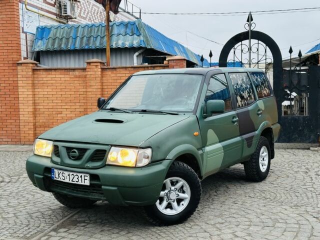 Зеленый Ниссан Террано, объемом двигателя 2.7 л и пробегом 270 тыс. км за 3100 $, фото 1 на Automoto.ua