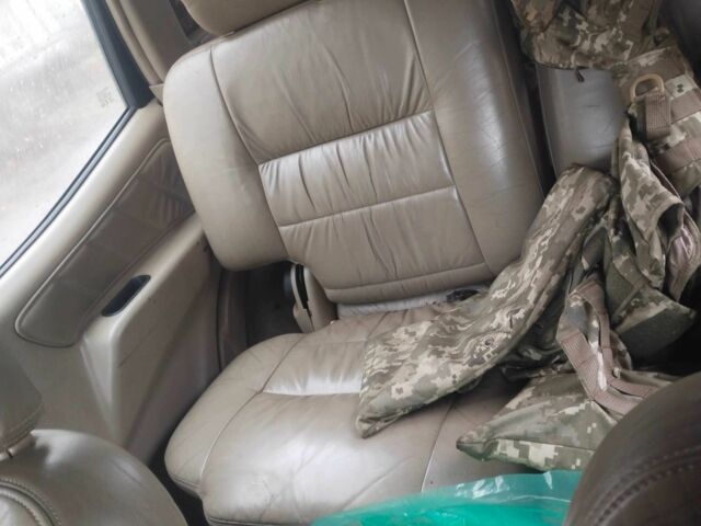 Зелений Ніссан Террано, об'ємом двигуна 2.7 л та пробігом 350 тис. км за 1488 $, фото 4 на Automoto.ua