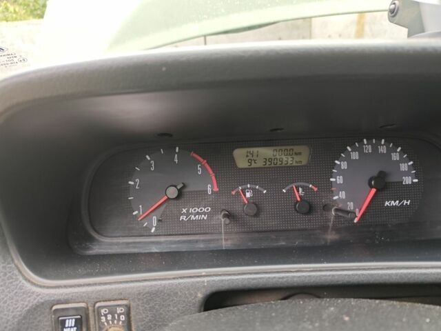 Зелений Ніссан Террано, об'ємом двигуна 3 л та пробігом 400 тис. км за 3117 $, фото 4 на Automoto.ua