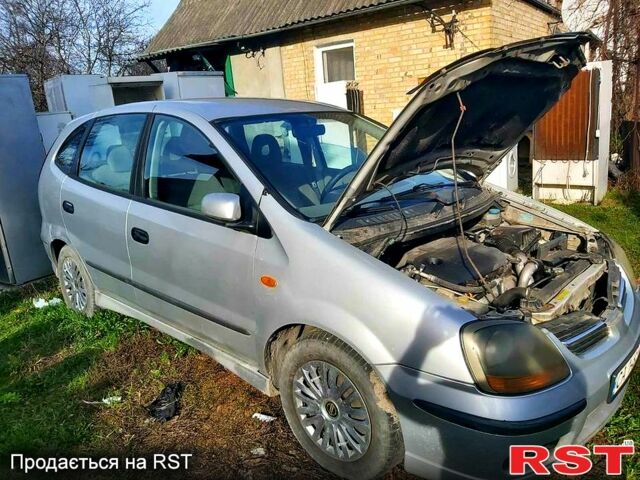 Ниссан Тино, объемом двигателя 2 л и пробегом 268 тыс. км за 2200 $, фото 2 на Automoto.ua