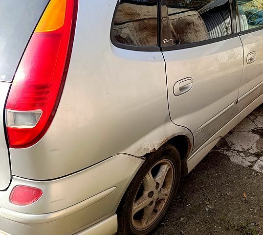 Серый Ниссан Тино, объемом двигателя 2 л и пробегом 315 тыс. км за 1100 $, фото 11 на Automoto.ua