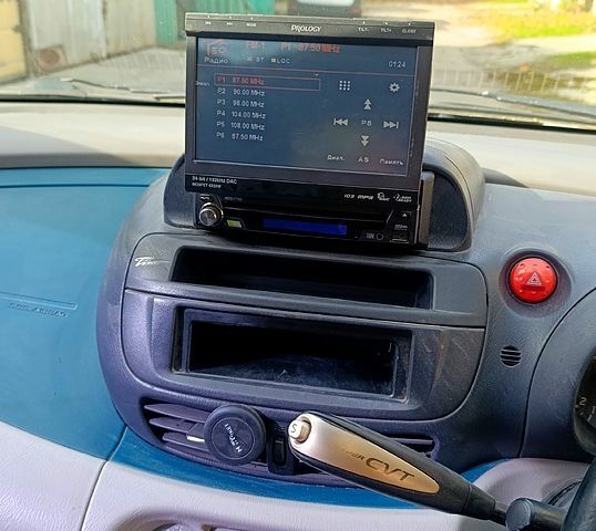 Серый Ниссан Тино, объемом двигателя 2 л и пробегом 315 тыс. км за 1100 $, фото 3 на Automoto.ua