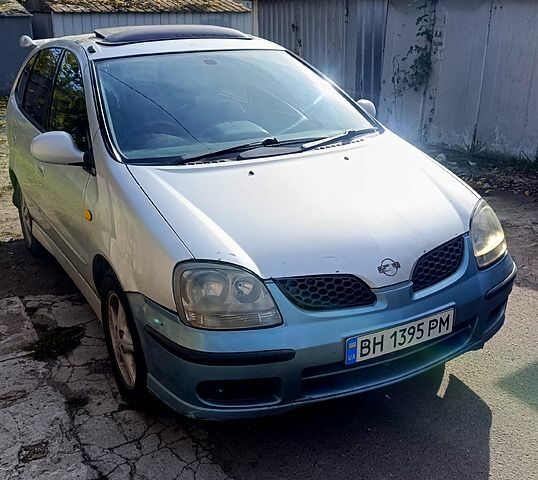 Серый Ниссан Тино, объемом двигателя 2 л и пробегом 315 тыс. км за 1100 $, фото 13 на Automoto.ua