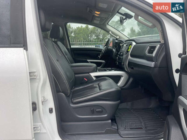 Белый Ниссан Титан, объемом двигателя 4.98 л и пробегом 330 тыс. км за 30000 $, фото 15 на Automoto.ua