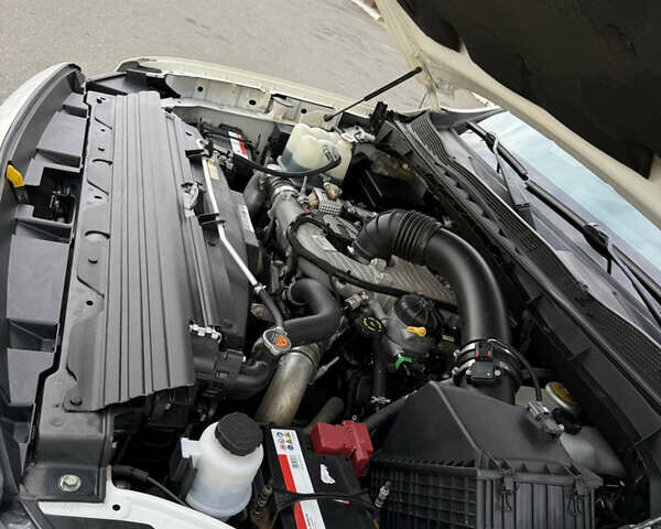 Белый Ниссан Титан, объемом двигателя 5 л и пробегом 118 тыс. км за 41500 $, фото 28 на Automoto.ua