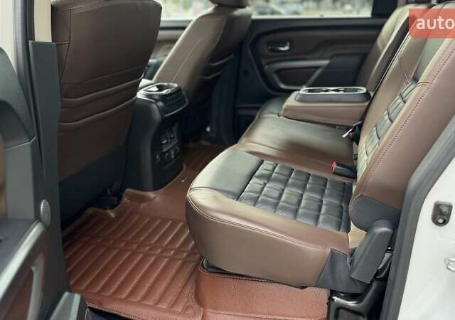 Белый Ниссан Титан, объемом двигателя 5.55 л и пробегом 28 тыс. км за 41000 $, фото 18 на Automoto.ua