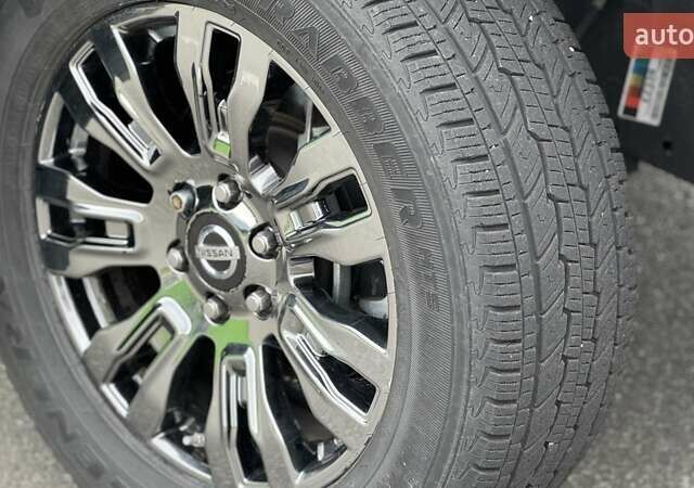Белый Ниссан Титан, объемом двигателя 5.55 л и пробегом 28 тыс. км за 41000 $, фото 9 на Automoto.ua