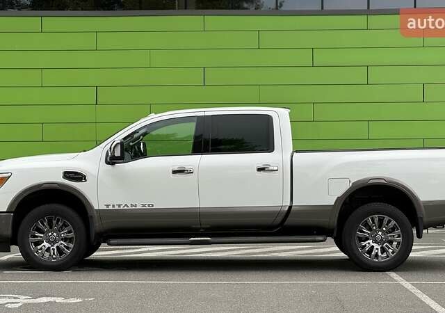 Білий Ніссан Титан, об'ємом двигуна 5.55 л та пробігом 28 тис. км за 41000 $, фото 4 на Automoto.ua