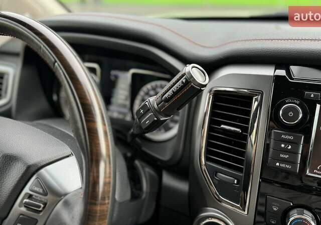 Білий Ніссан Титан, об'ємом двигуна 5.55 л та пробігом 28 тис. км за 41000 $, фото 30 на Automoto.ua