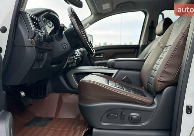 Белый Ниссан Титан, объемом двигателя 5.55 л и пробегом 28 тыс. км за 41000 $, фото 15 на Automoto.ua