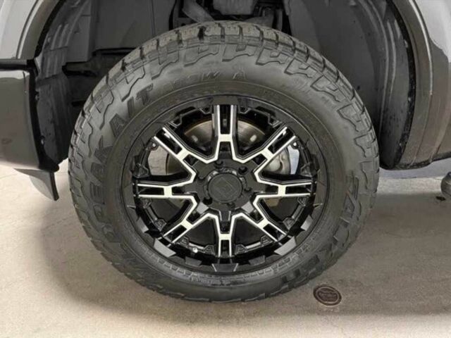 Черный Ниссан Титан, объемом двигателя 5.5 л и пробегом 150 тыс. км за 25000 $, фото 5 на Automoto.ua