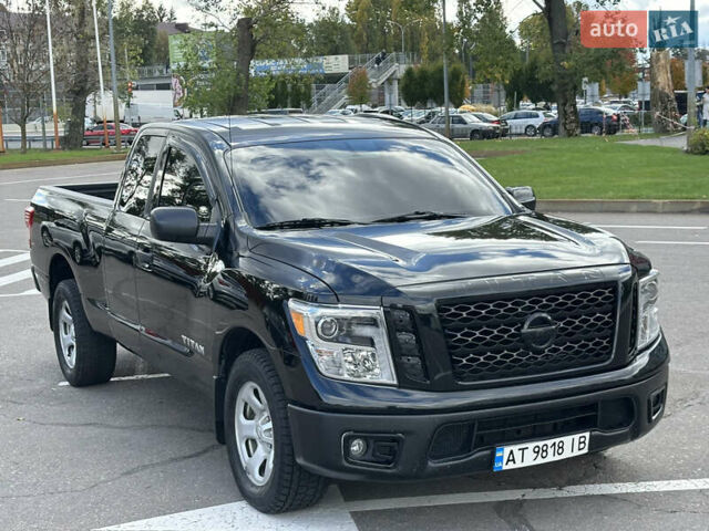 Черный Ниссан Титан, объемом двигателя 5.55 л и пробегом 47 тыс. км за 24900 $, фото 14 на Automoto.ua