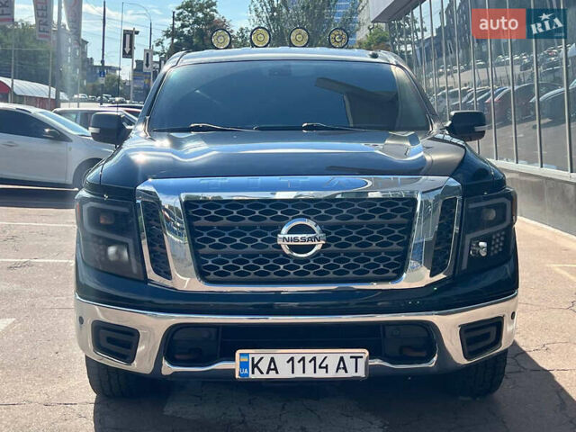 Чорний Ніссан Титан, об'ємом двигуна 5.6 л та пробігом 69 тис. км за 39999 $, фото 2 на Automoto.ua