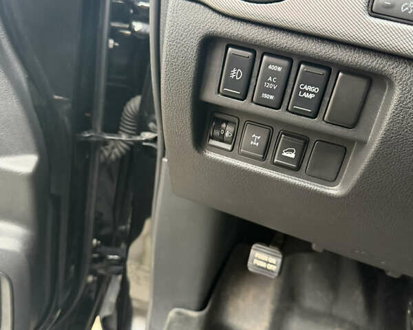 Чорний Ніссан Титан, об'ємом двигуна 5 л та пробігом 79 тис. км за 52000 $, фото 13 на Automoto.ua