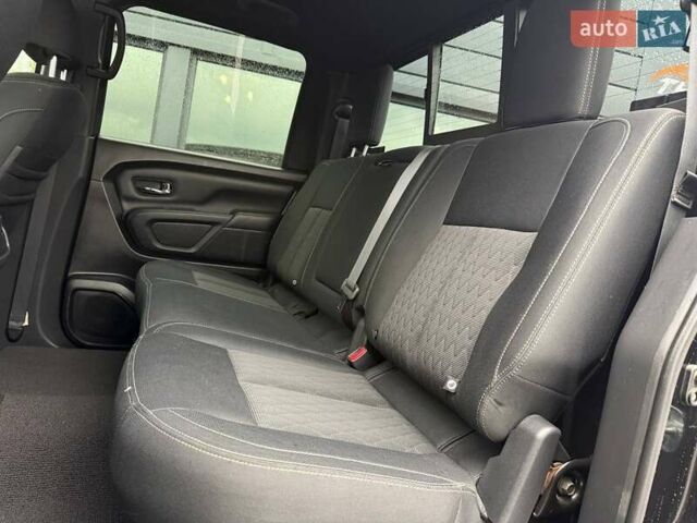 Черный Ниссан Титан, объемом двигателя 5.56 л и пробегом 160 тыс. км за 29999 $, фото 42 на Automoto.ua