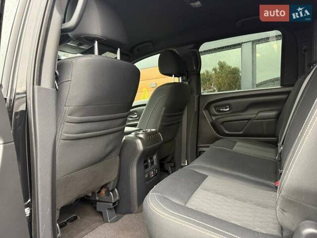 Черный Ниссан Титан, объемом двигателя 5.56 л и пробегом 160 тыс. км за 29999 $, фото 41 на Automoto.ua