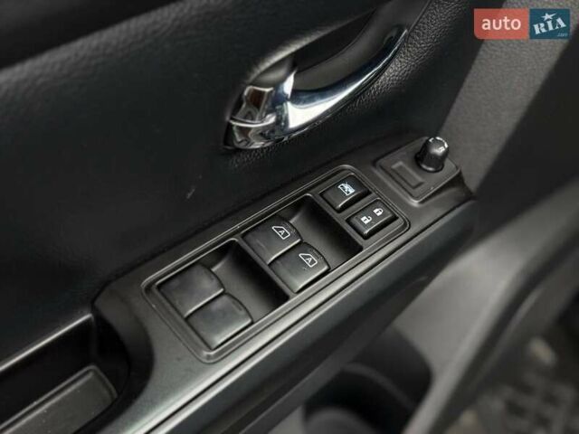 Черный Ниссан Титан, объемом двигателя 5.56 л и пробегом 160 тыс. км за 29999 $, фото 19 на Automoto.ua