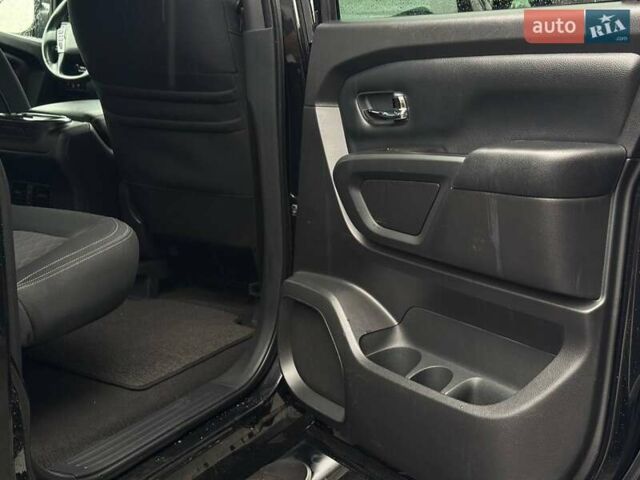 Черный Ниссан Титан, объемом двигателя 5.56 л и пробегом 160 тыс. км за 29999 $, фото 52 на Automoto.ua