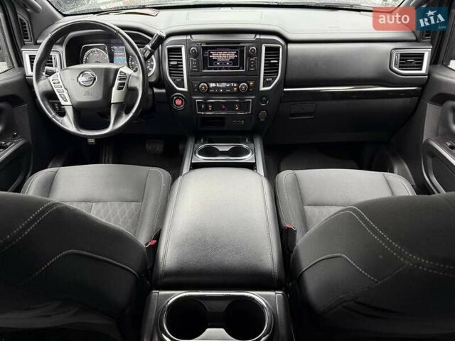 Черный Ниссан Титан, объемом двигателя 5.56 л и пробегом 160 тыс. км за 29999 $, фото 47 на Automoto.ua