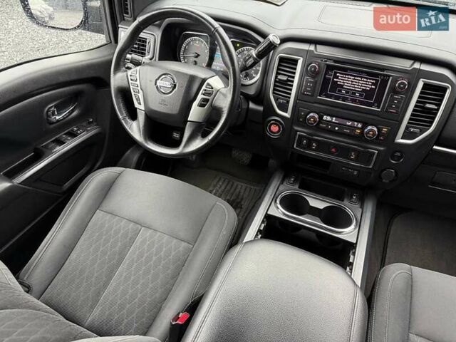 Черный Ниссан Титан, объемом двигателя 5.56 л и пробегом 160 тыс. км за 29999 $, фото 49 на Automoto.ua